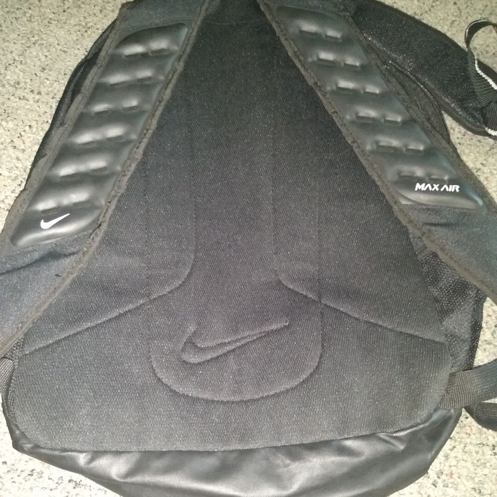 nike max air backpack, euc - Picture 9 of 9